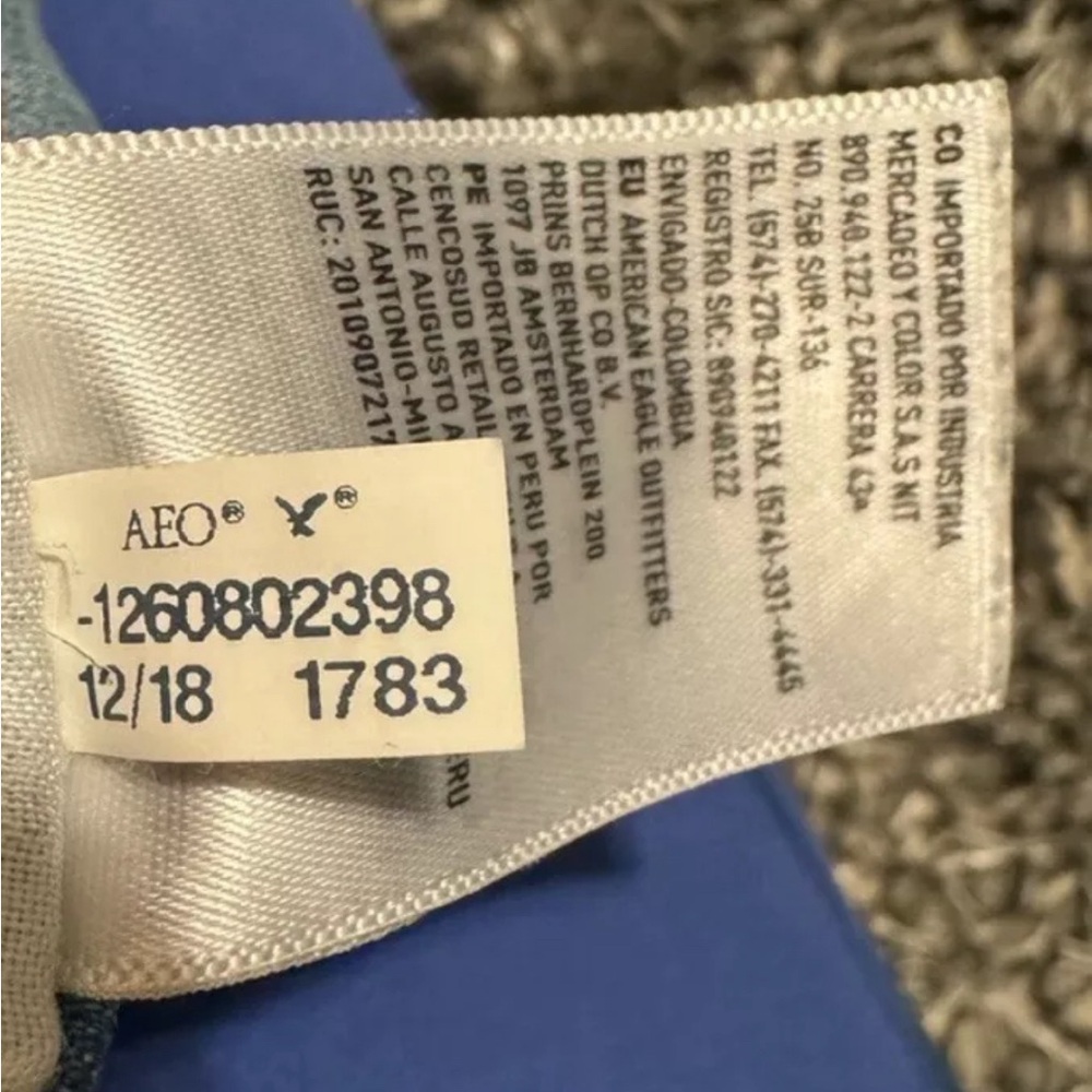 American Eagle Jegging Crop size 6 distressed light wash mid-high rise - Picture 6 of 6